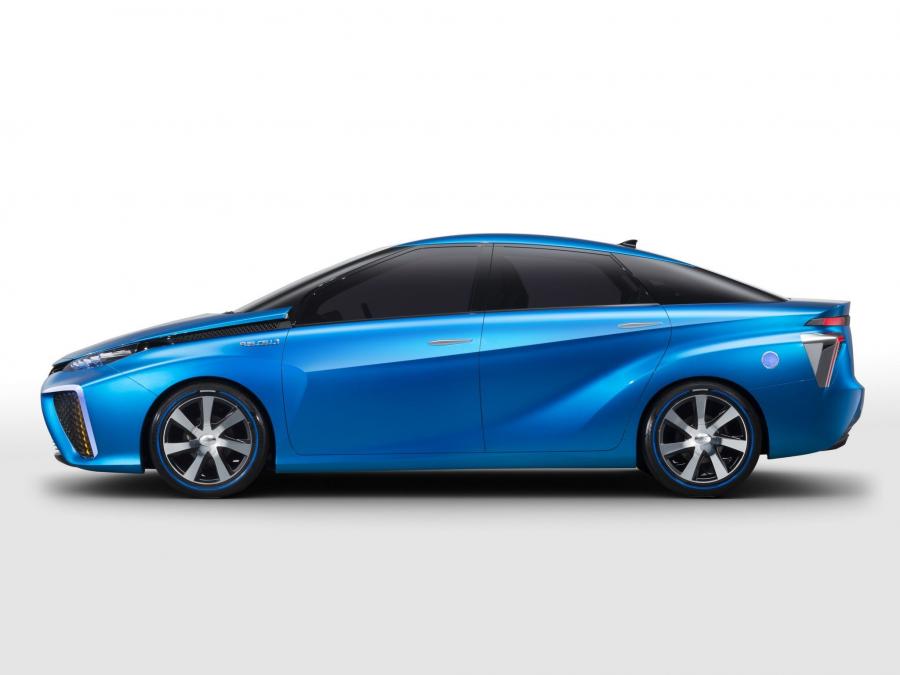  Toyota FCV Concept 2013 года  (фото 5 из 14)